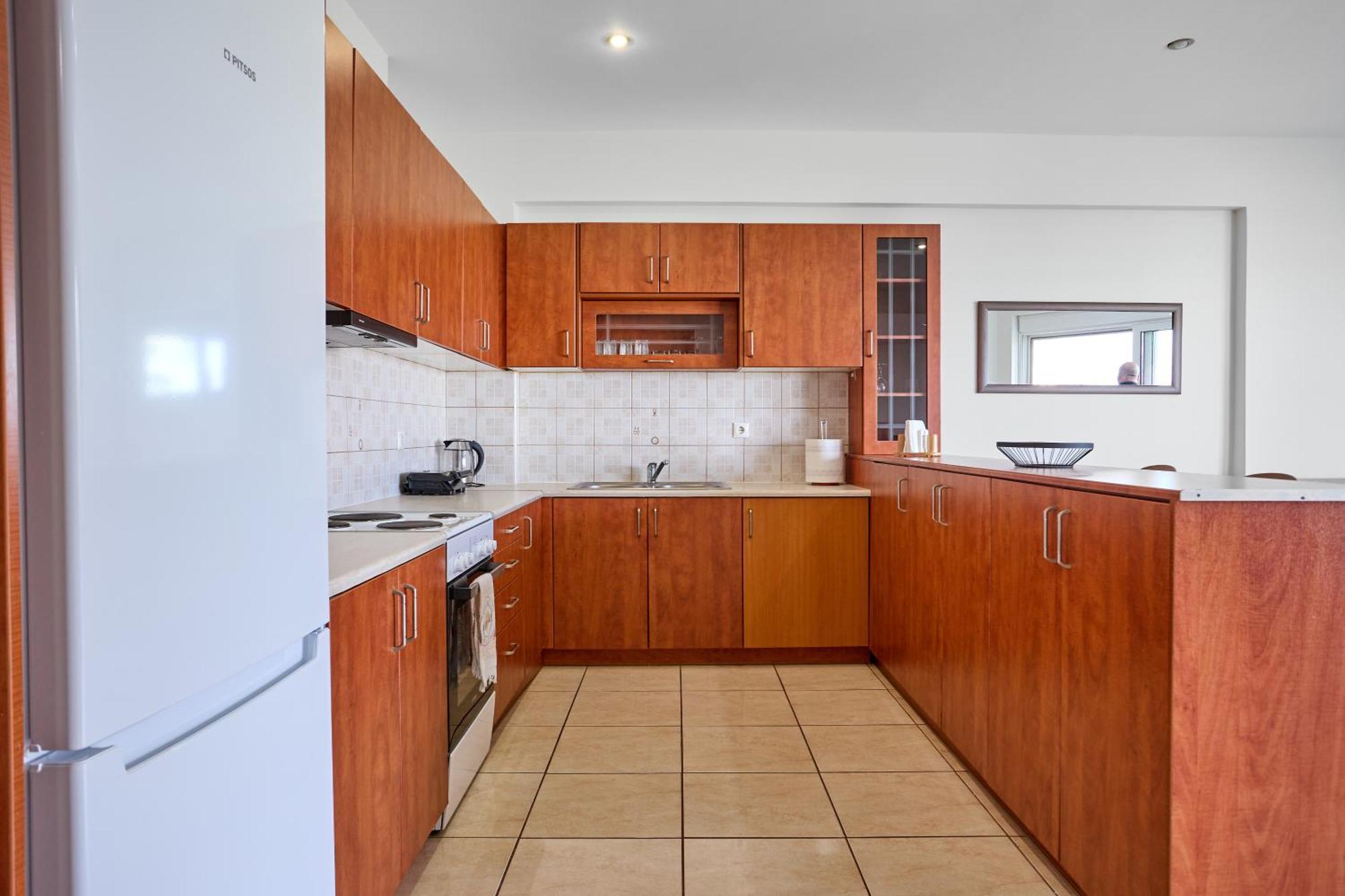 Chios Town Apartment - Heart Of Chios Town With 2 Minute Walk To The Beach Екстериор снимка