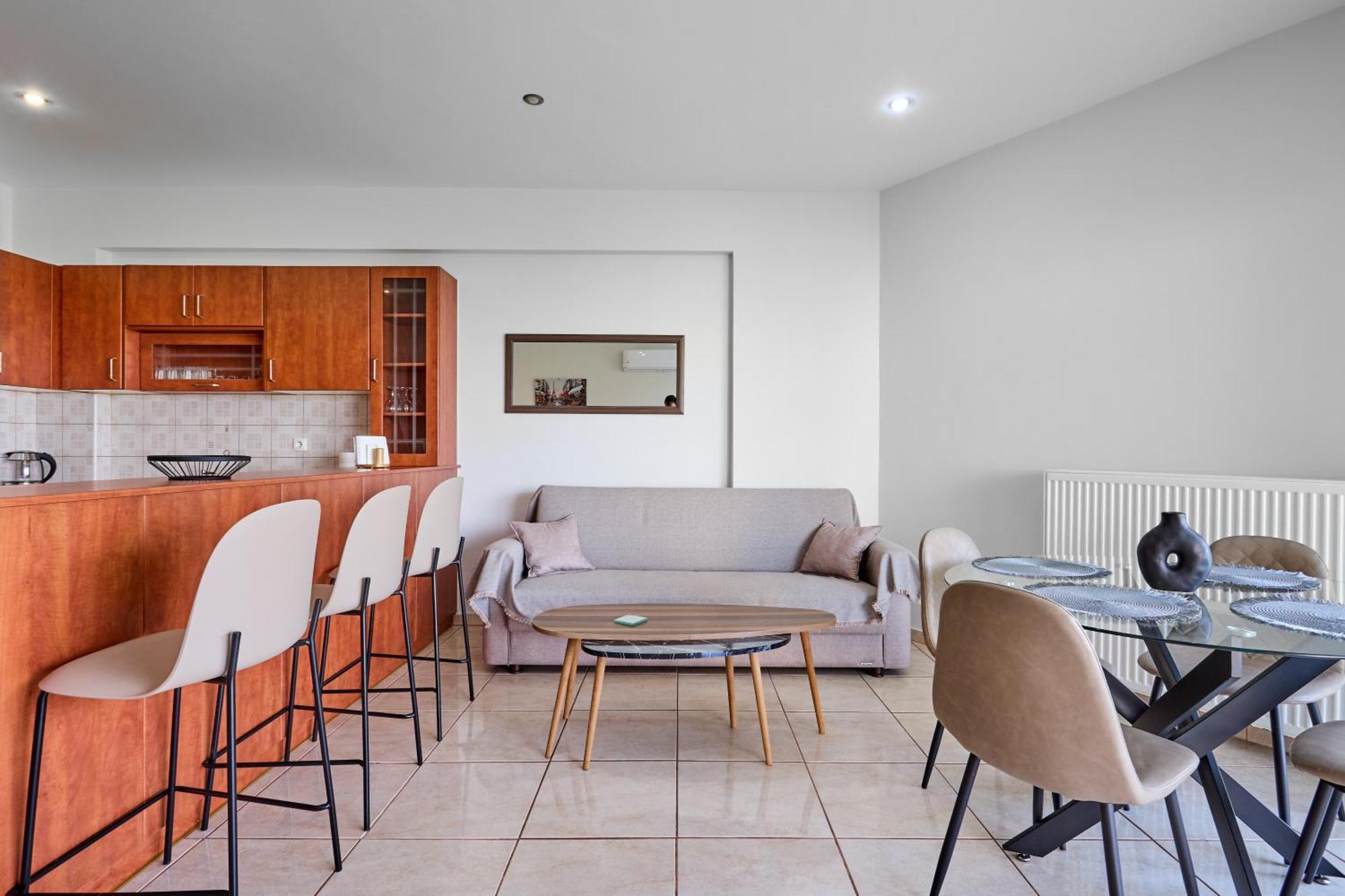 Chios Town Apartment - Heart Of Chios Town With 2 Minute Walk To The Beach Екстериор снимка