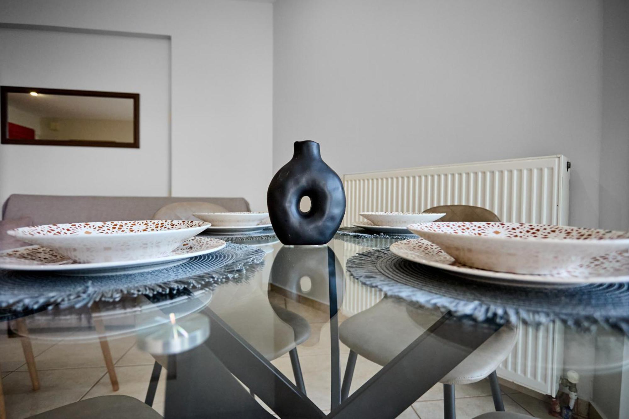Chios Town Apartment - Heart Of Chios Town With 2 Minute Walk To The Beach Екстериор снимка